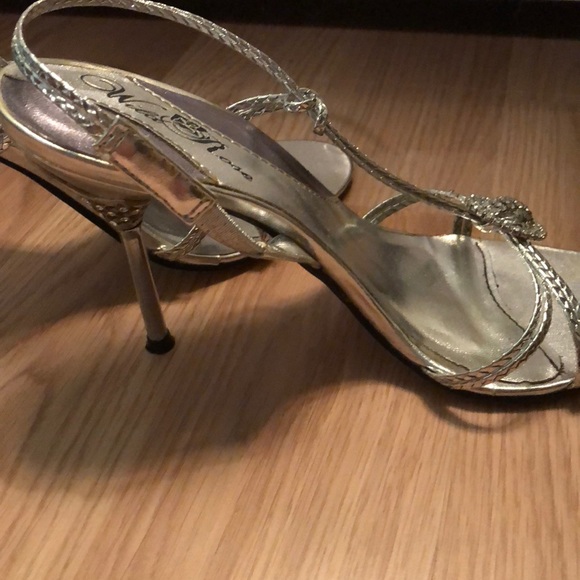 Heels - Picture 2 of 5